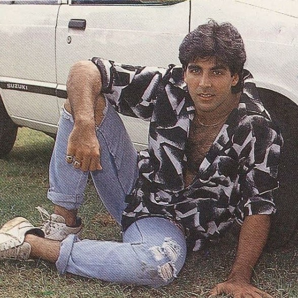 Aktor laga top Bollywood 90-an, ini 9 potret masa muda Akshay Kumar