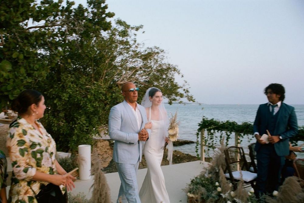Didampingi Vin Diesel, ini 7 momen pernikahan putri Paul Walker