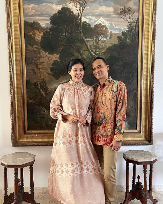 5 Potret Olivia Zalianty & suami usai nikah, kompak outfit senada