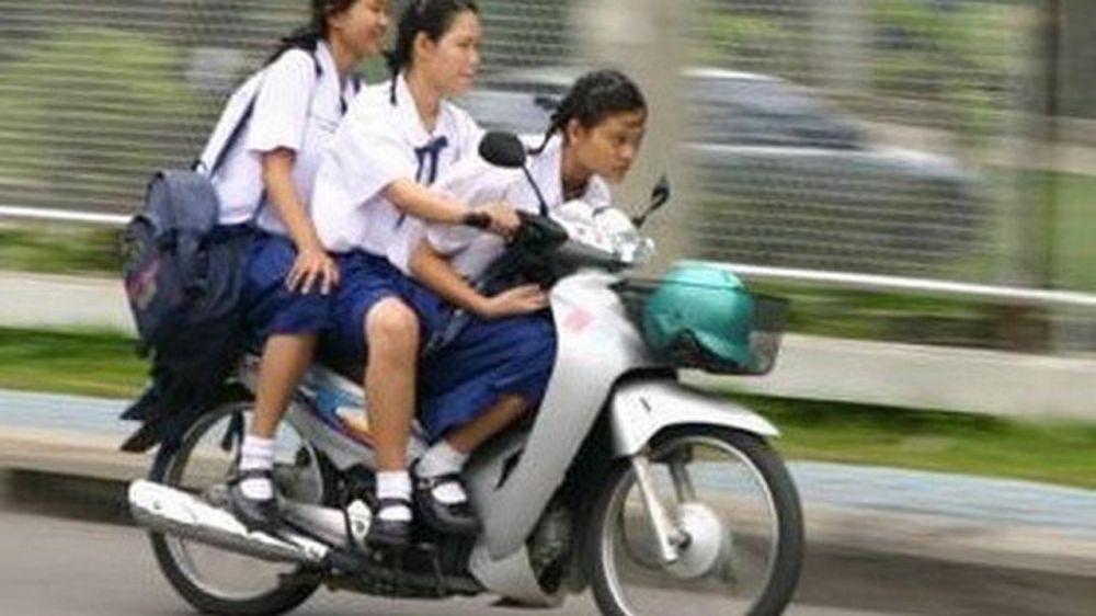 9 Potret siswa boncengan pakai motor ini bikin ngeri-ngeri sedap