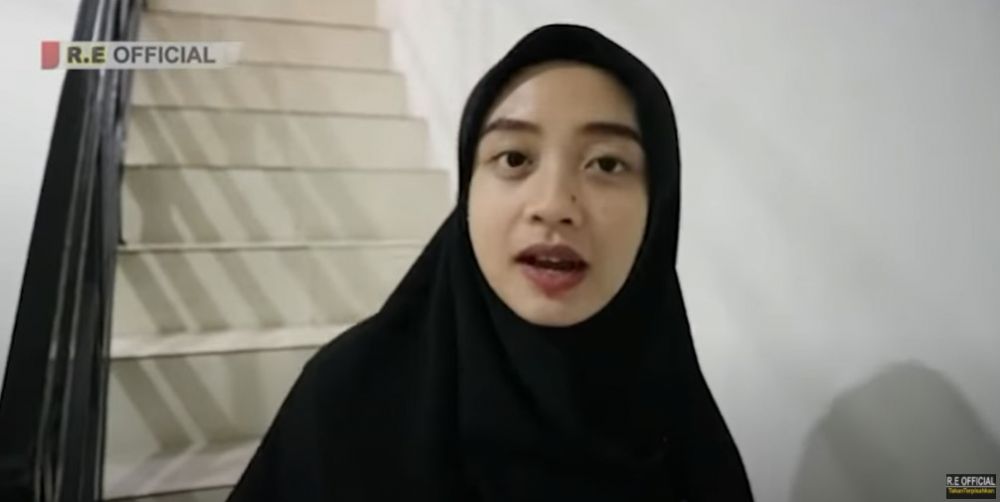 7 Potret dapur Ega D'Academy, simpel manfaatkan ruang bawah tangga