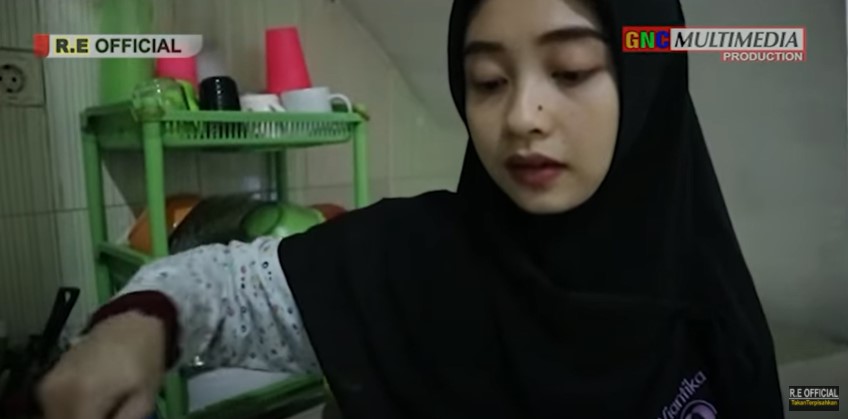 7 Potret dapur Ega D'Academy, simpel manfaatkan ruang bawah tangga