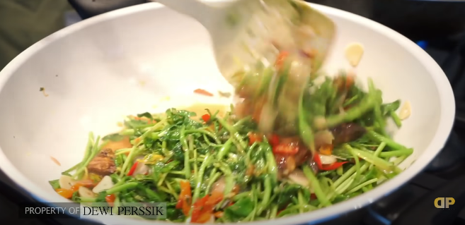 9 Masakan rumahan Dewi Perssik untuk suami, sederhana dan mudah ditiru