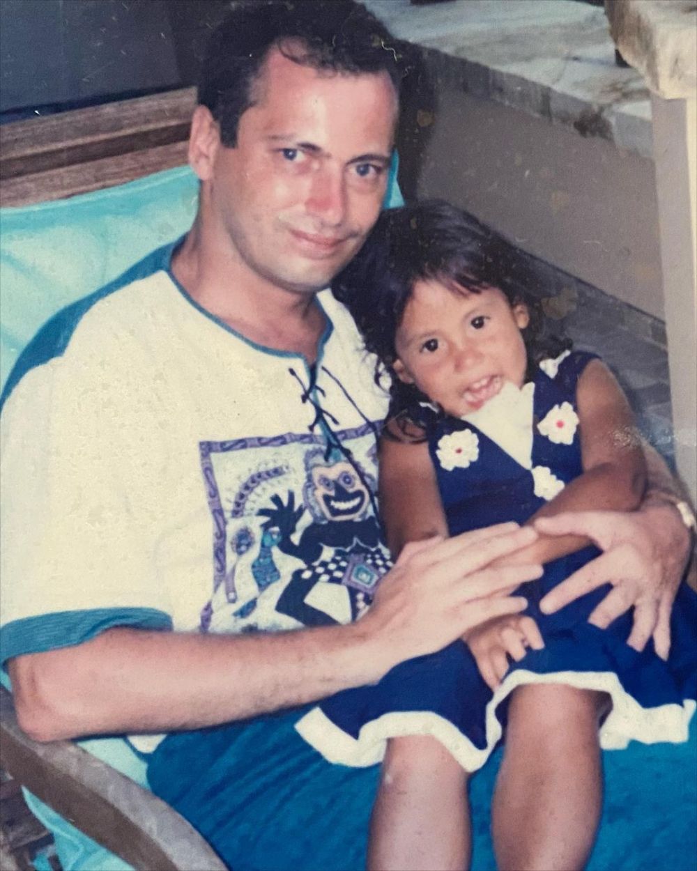 Ziarah ke makam sang ayah, Pevita Pearce tulis pesan menyentuh