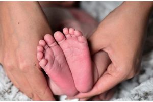 Wanita ini lahirkan 3 anak di tanggal yang sama, berjarak tiga tahun