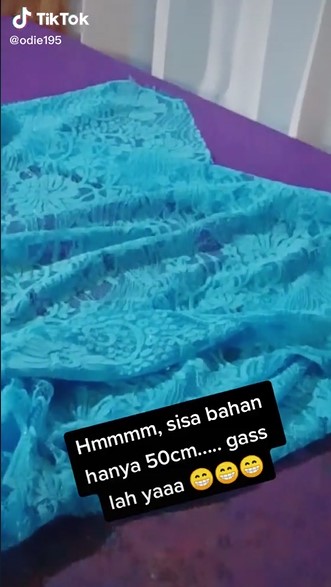 Pria ini bikin gaun mewah hanya dari kain perca, hasilnya bikin takjub