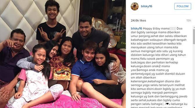 7 Potret kebersamaan host Dahsyat bareng keluarga, Raffi Ahmad kompak