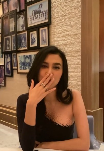7 Momen Kevin Aprilio rayakan ultah pernikahan, sang istri tuai pujian