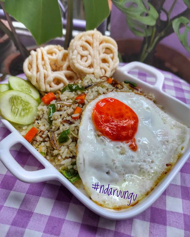 11 Resep kreasi nasi goreng teri, gurih dan bikin nagih