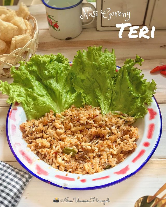 11 Resep kreasi nasi goreng teri, gurih dan bikin nagih