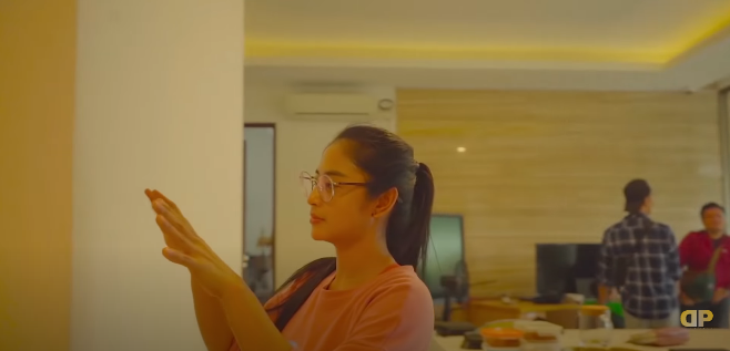 9 Potret dapur Dewi Perssik di rumah baru, luas dan elegan