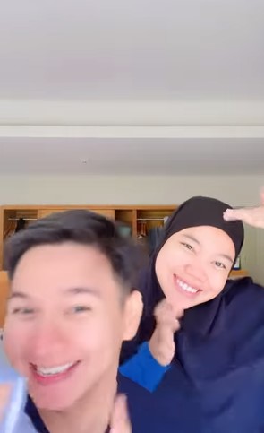 Mumuk Gomez unggah foto pakai jilbab, penampilannya tuai pujian
