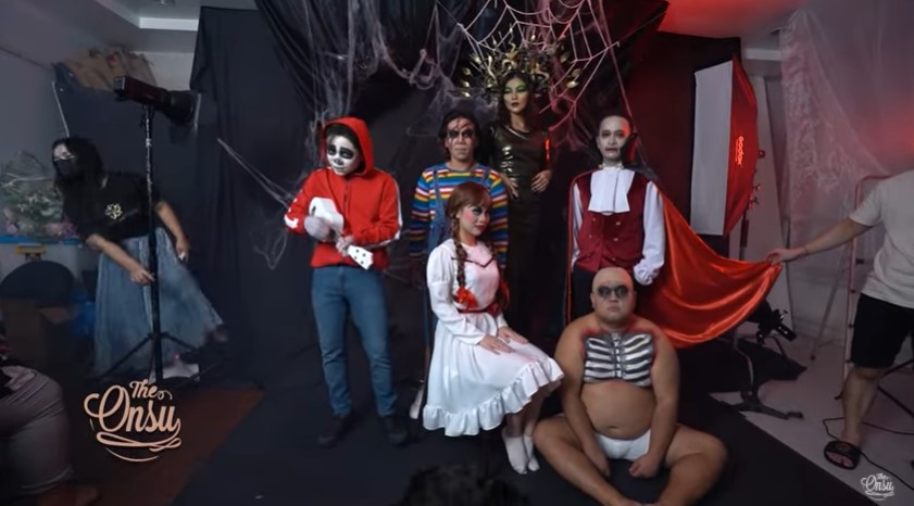 9 Momen pemotretan Halloween keluarga Ruben Onsu, outfitnya serem pol