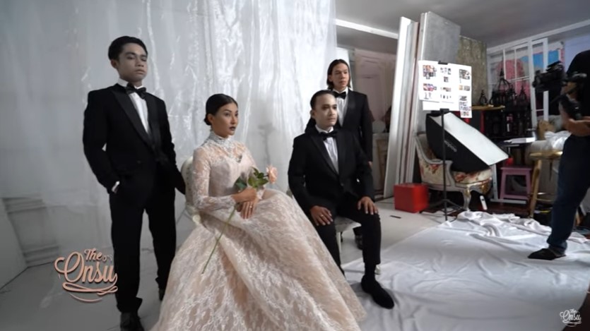 9 Momen pemotretan Halloween keluarga Ruben Onsu, outfitnya serem pol