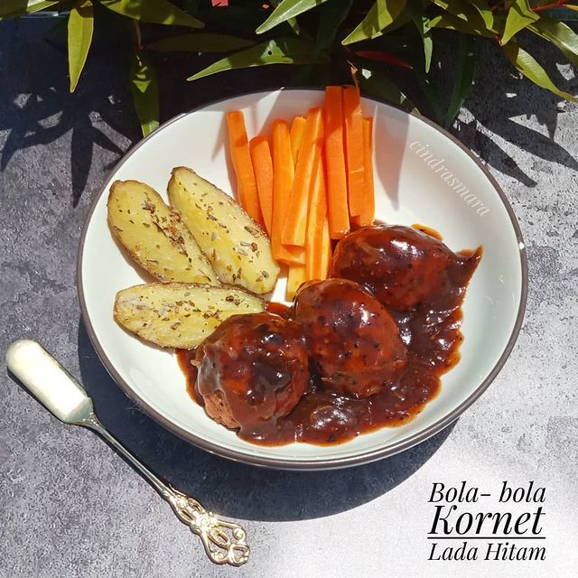 11 Resep menu sarapan berbahan kornet, praktis dan mengenyangkan