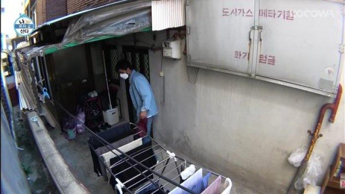 Jauh dari kesan mewah, ini 6 potret rumah Anupam Tripathi 'Squid Game'