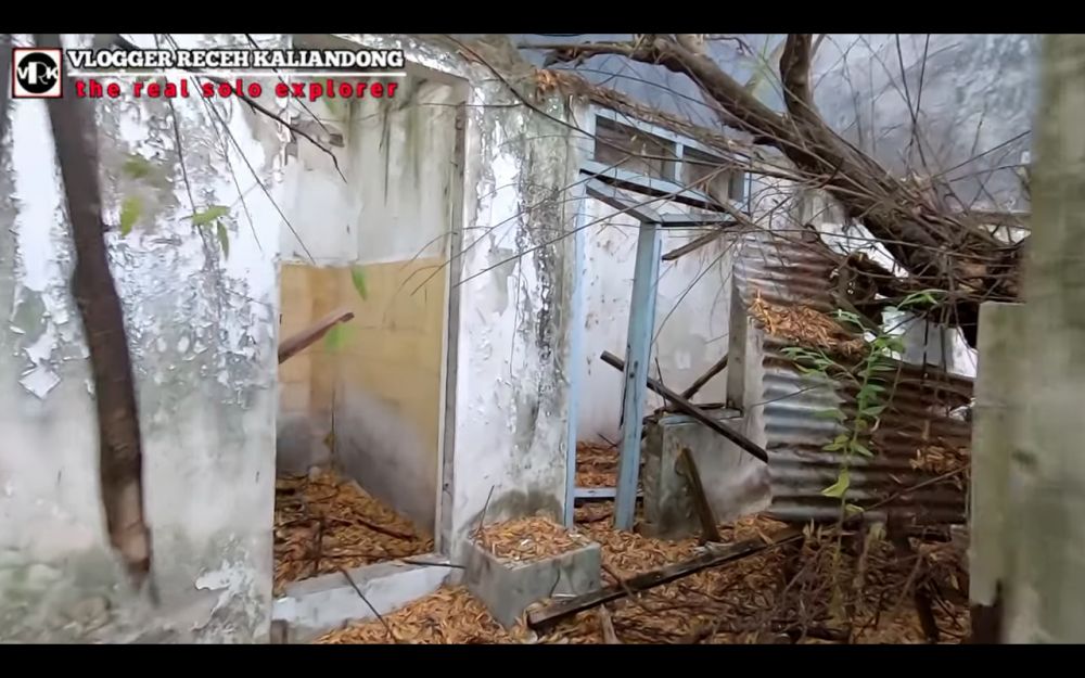 11 Penampakan rumah bekas pembunuhan, pelaku tulis pesan di dinding