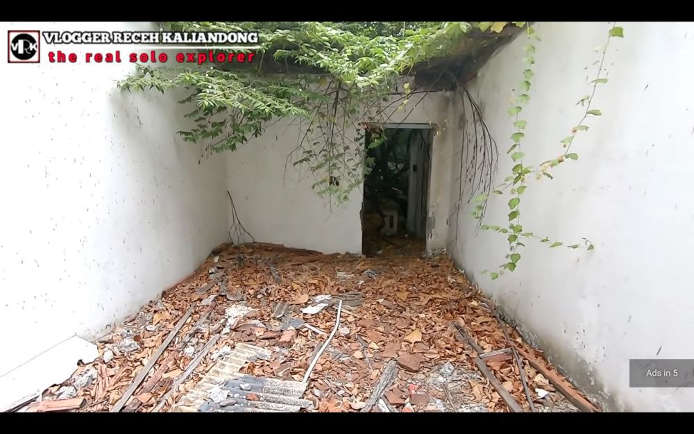 11 Penampakan rumah bekas pembunuhan, pelaku tulis pesan di dinding