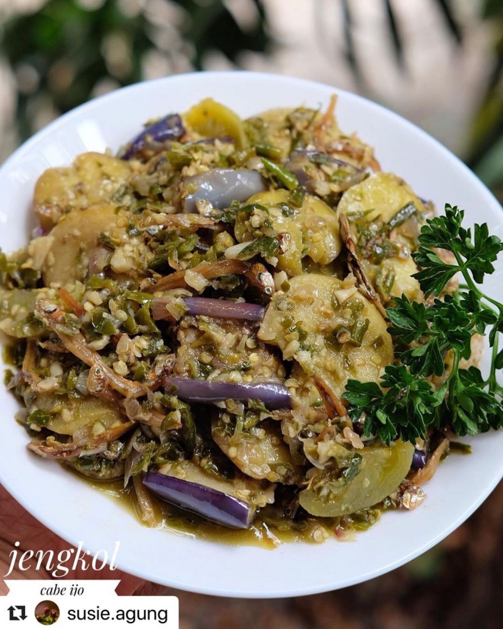 11 Resep kreasi jengkol cabai hijau, lezat, antibau, dan bikin nagih