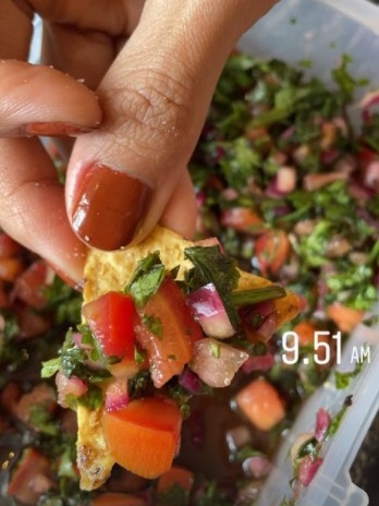 7 Camilan diet ala Ayudia Bing Slamet, tetap ngemil tanpa takut gendut