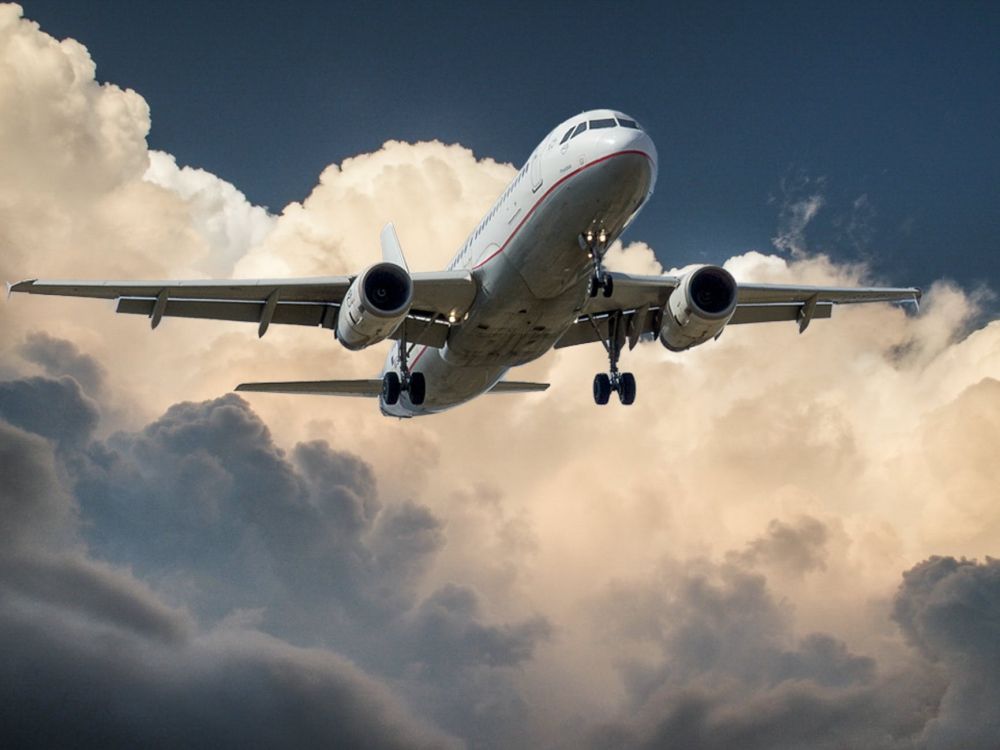 Aturan baru penerbangan Jawa-Bali, syarat tes PCR diubah