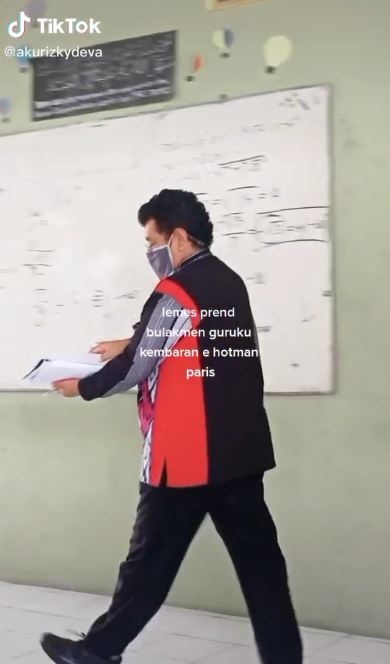 Murid ini unggah video sosok guru, disebut mirip Hotman Paris