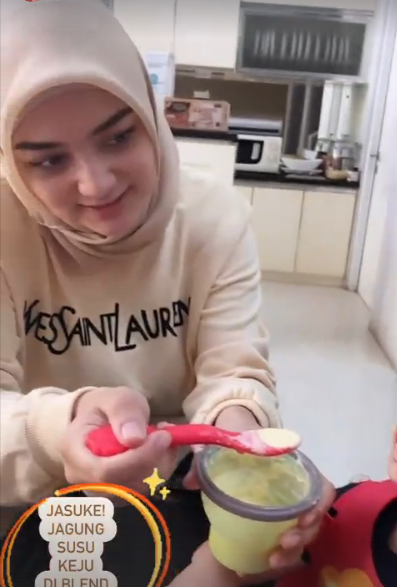 Menu snack anak saat MPASI ala 9 seleb, sehat dan bernutrisi