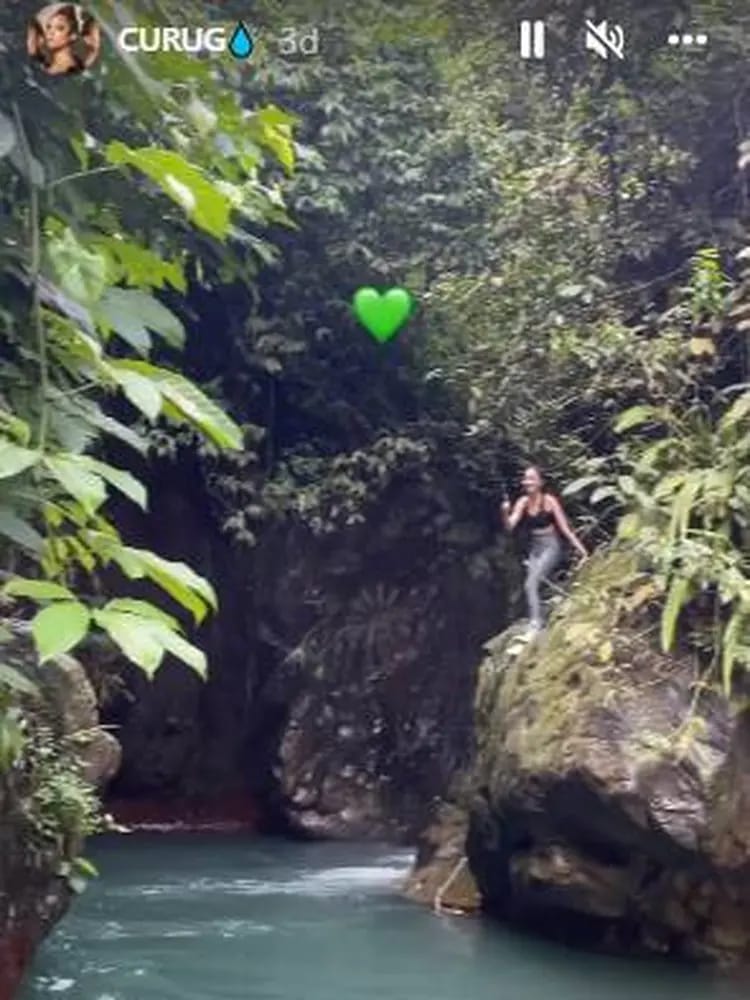 9 Momen keseruan pemain Buku Harian Seorang Istri liburan di curug