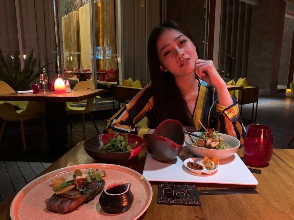 Perut rata dan berat badan turun, ini 5 pola makan Gracia Indri