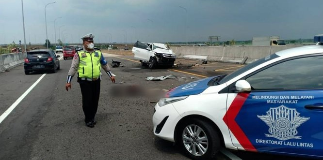 Vanessa Angel kecelakaan mobil, polisi duga sopir mengantuk