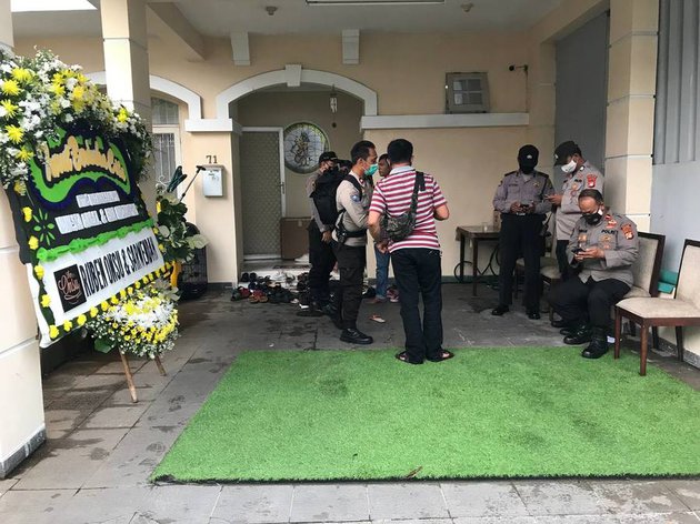 9 Potret suasana rumah duka Vanessa Angel dan Bibi Ardiansyah
