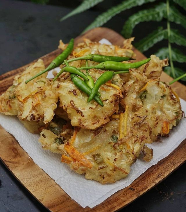 Biasa jadi camilan, ini 9 hidangan 'bakwan' khas berbagai negara