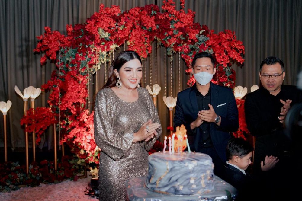 7 Momen Ashanty rayakan ulang tahun, penuh kejutan