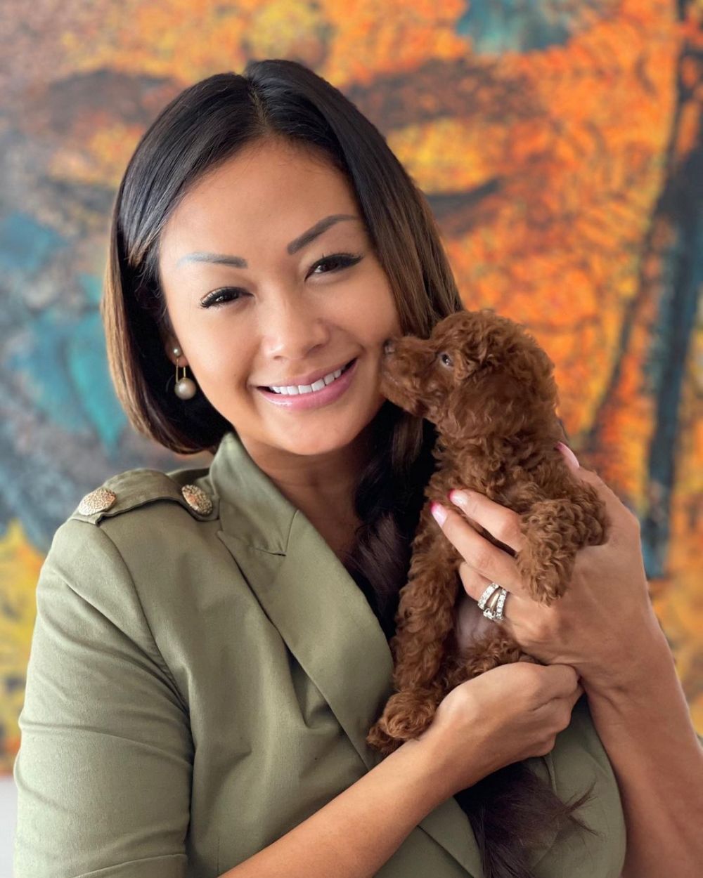 Pesona tak luntur, ini 7 potret Indah Kalalo sejak remaja hingga kini