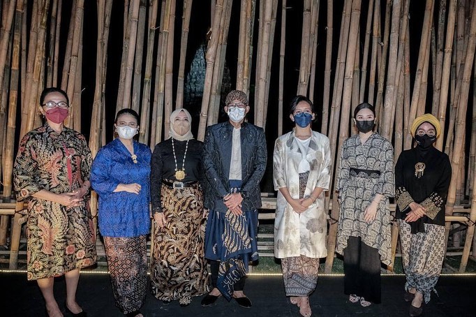 7 Momen Angela Tanoesoedibjo saat jalani tugas, penampilannya memesona