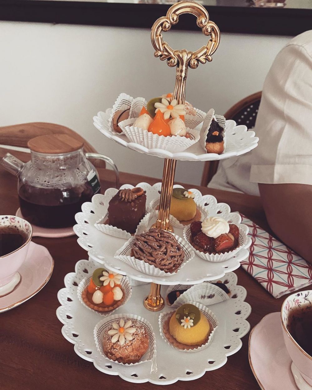 Kue baby shower 7 seleb ini unik, punya Nola B3 isinya jadi sorotan