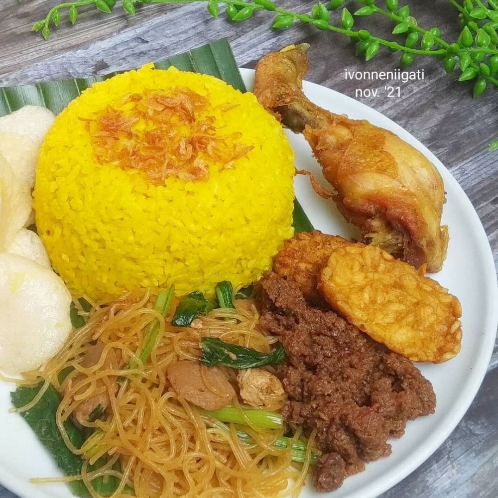 11 Cara membuat nasi kuning ini nggak pakai ribet