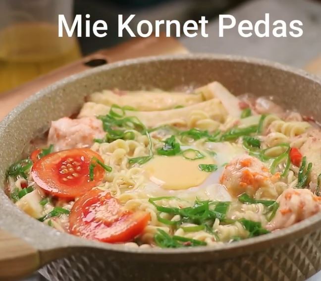 7 Resep kreasi mi instan kuah, simpel dan cocok dinikmati saat hujan
