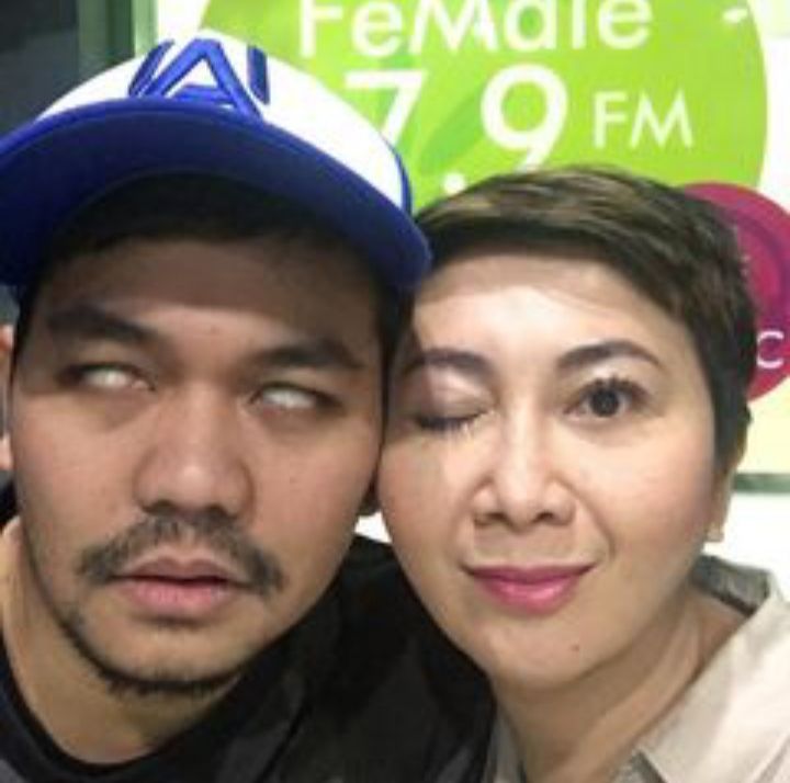 18 Tahun bersahabat, ini 11 potret kompak Indy Barends dan Indra Bekti