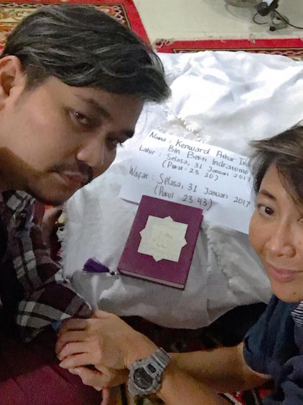 18 Tahun bersahabat, ini 11 potret kompak Indy Barends dan Indra Bekti