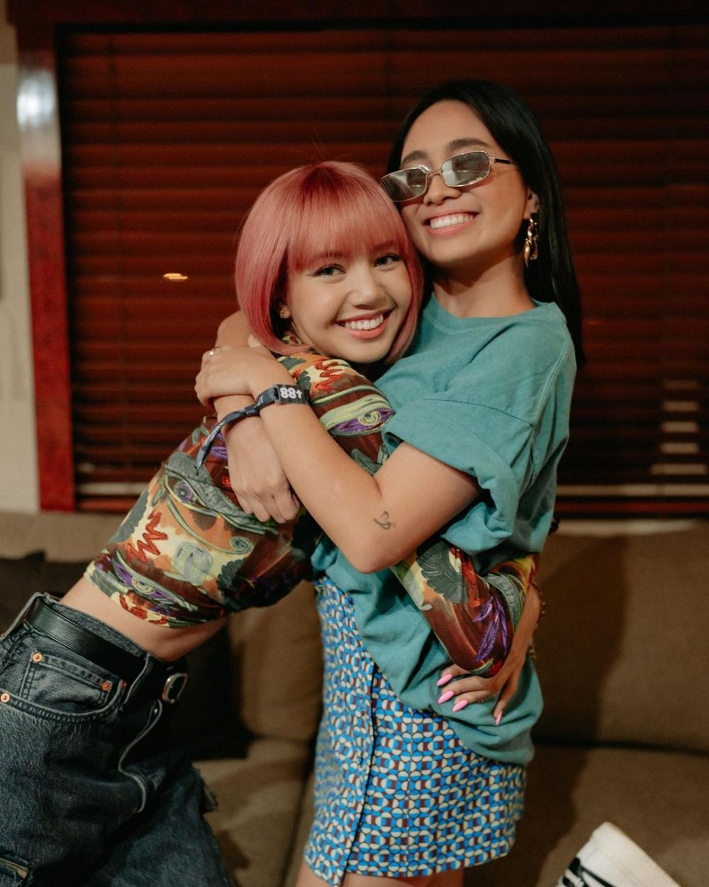 Momen reuni Lisa Blackpink dan Niki Zevanya, layaknya saudara kandung