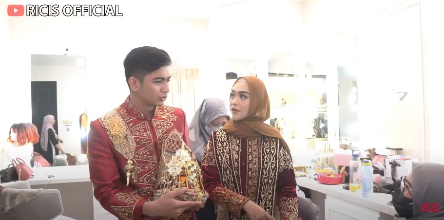 Pakai baju adat Aceh, ini 7 potret prewedding terbaru Ria Ricis 
