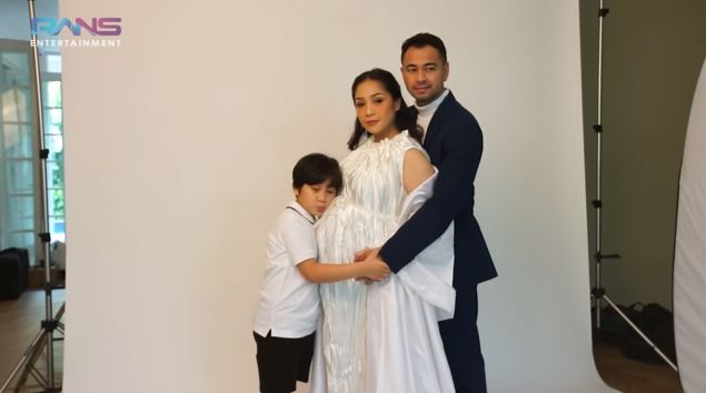 9 Momen maternity photoshoot Nagita Slavina, dilakukan di rumah