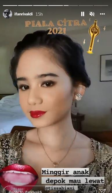 Gaya 9 aktris di FFI 2021, Prilly Latuconsina anggun pakai kebaya Bali