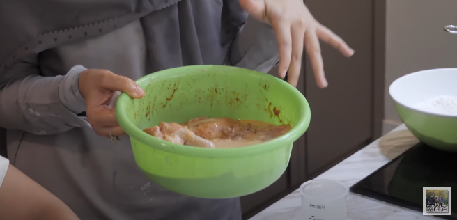 5 Trik Shireen Sungkar bikin ayam krispi ala restoran cepat saji