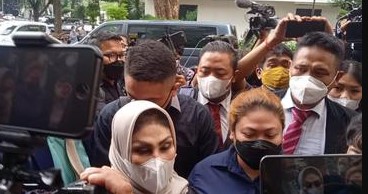 Olivia Nathania anak Nia Daniaty jadi tersangka penipuan seleksi PNS