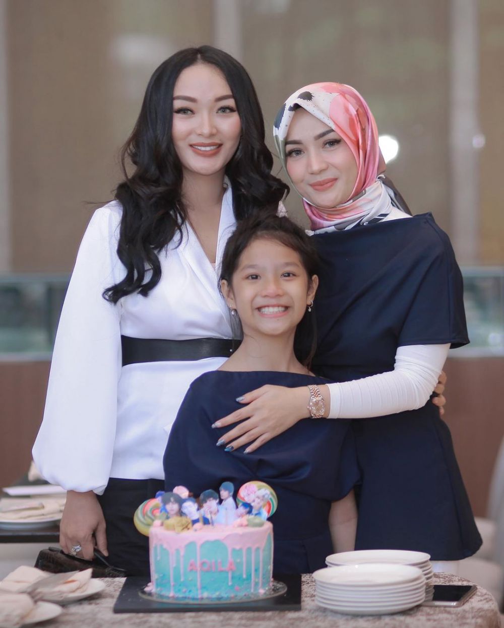Momen 5 penyanyi bareng mantan istri pasangannya, akur banget