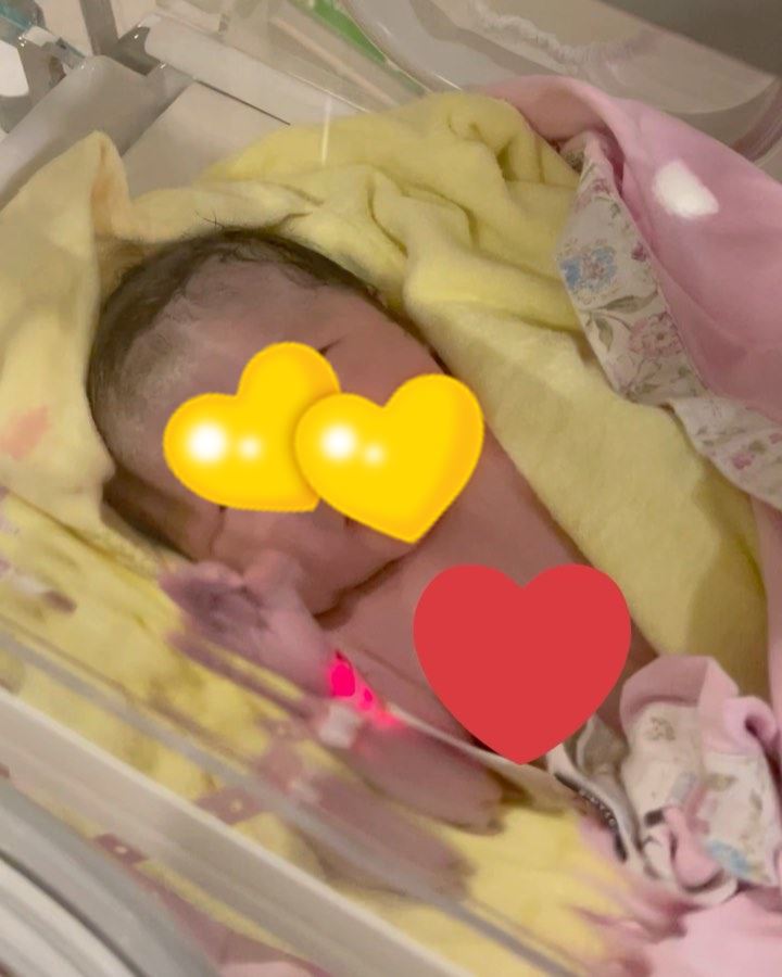 7 Momen istri Arief Muhammad melahirkan di tanggal cantik