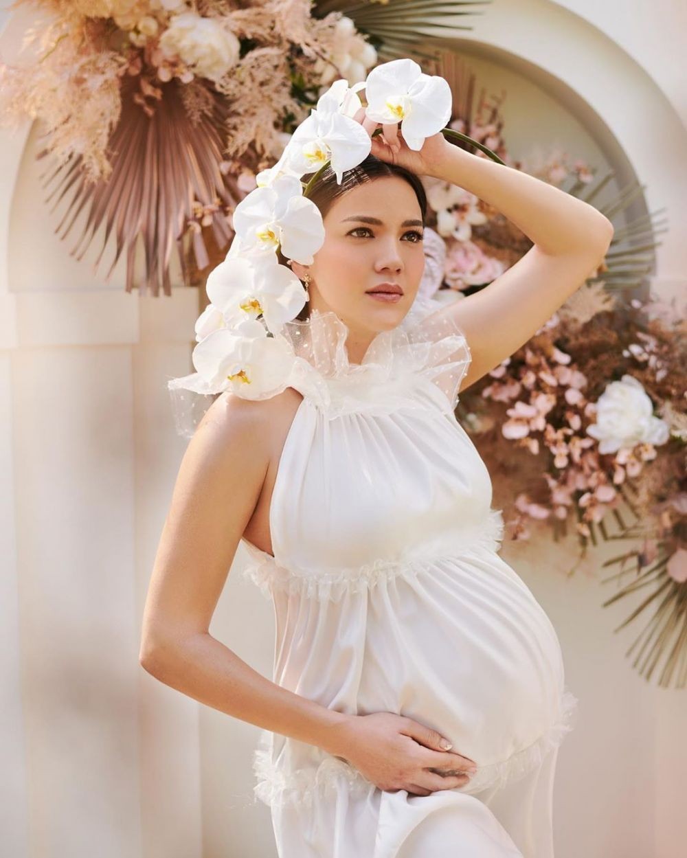 9 Seleb pilih pemotretan maternity di rumah, hasilnya nggak kalah kece