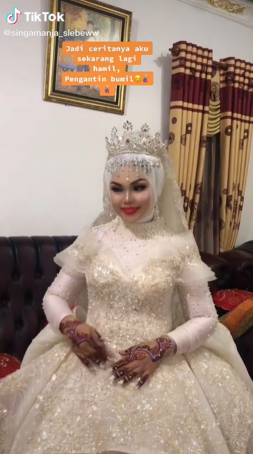 Hamil Anak Kedua, Wanita Ini Ngidam Jadi Pengantin Lagi